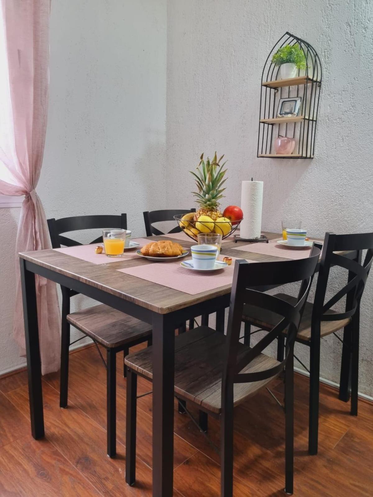 קרלובג Apartmani 'Cvit' מראה חיצוני תמונה