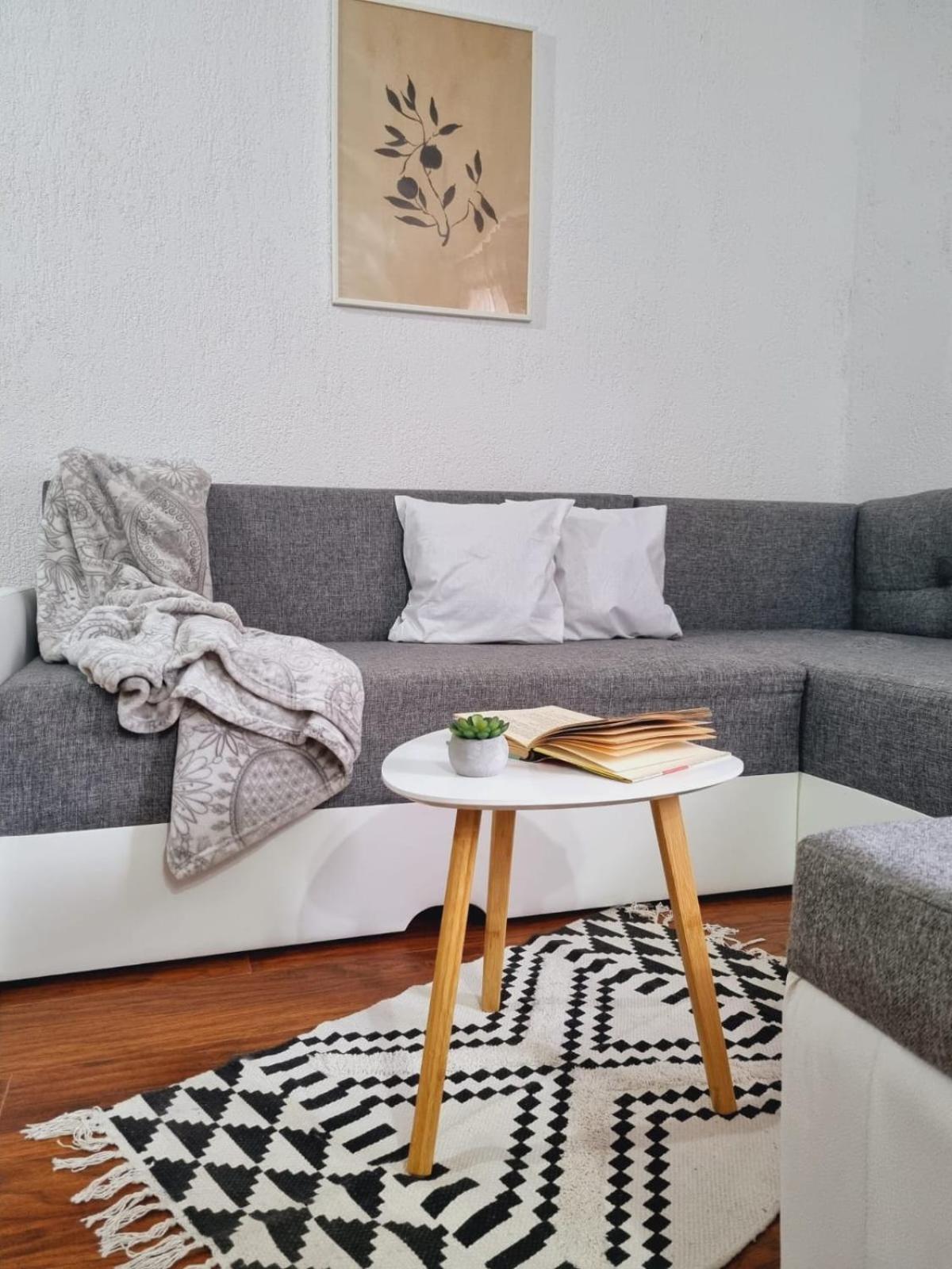 קרלובג Apartmani 'Cvit' מראה חיצוני תמונה
